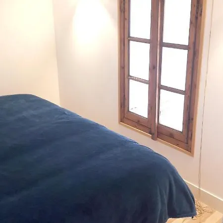 House With 2 Bedrooms In With Enclosed Garden 250 M From The * Narbonne