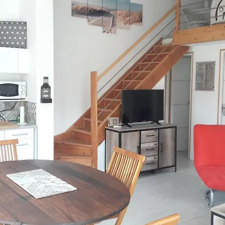 Holiday home House With 2 Bedrooms In With Enclosed Garden 250 M From The