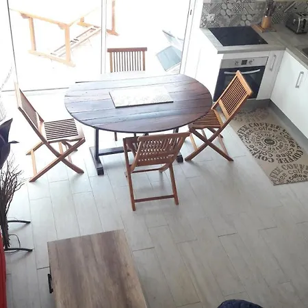 Holiday home House With 2 Bedrooms In With Enclosed Garden 250 M From The Narbonne