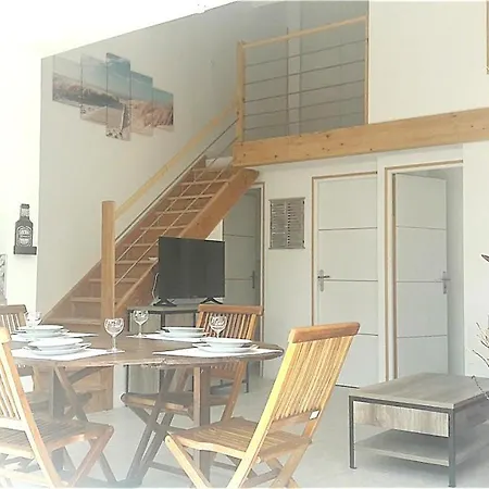 House With 2 Bedrooms In With Enclosed Garden 250 M From The *