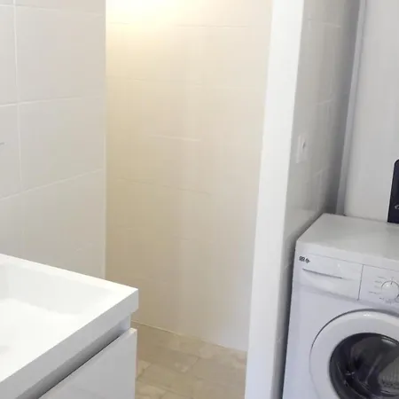 Holiday home House With 2 Bedrooms In With Enclosed Garden 250 M From The Narbonne