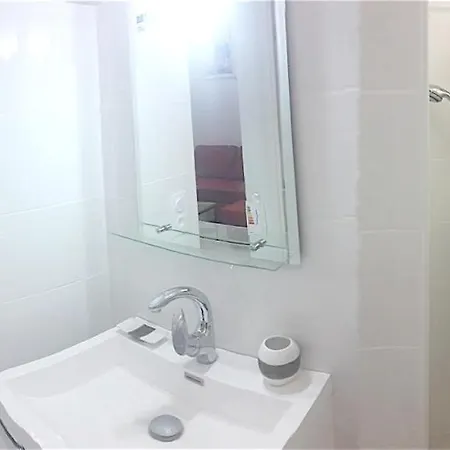 Holiday home House With 2 Bedrooms In With Enclosed Garden 250 M From The *